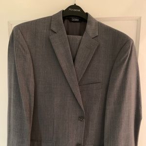 Men’s grey check suit (41R)